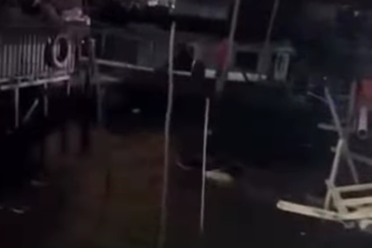 Link Video Pria Curi Speedboat di Balikpapan Viral, Langsung Terciduk Oleh Ratusan Warga