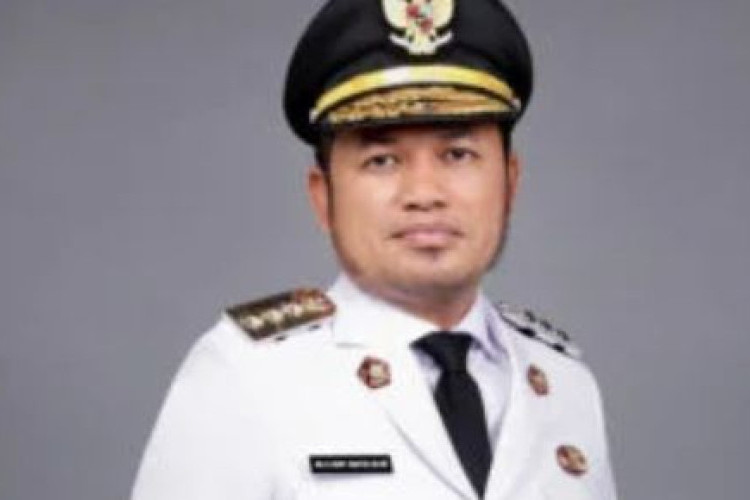 Kontroversi Gubernur Kaltim Rudy Mas'ud: Dari Aksi Tilang WNA Italia Hingga Video Main HP Saat Demo