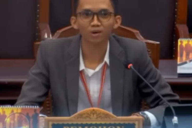 VIRAL! Muhammad Anugerah Firmansyah Rela Gugat UU Perkawinan di MK Untuk Perjuangkan Cintanya Pada Sang Kekasih