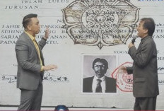 VIRAL! Ini Profil dan Biodata Topi Merah yang Ramai Usai Bantah Pernyataan Ketua Umum Jokowi Mania Andi Azwan